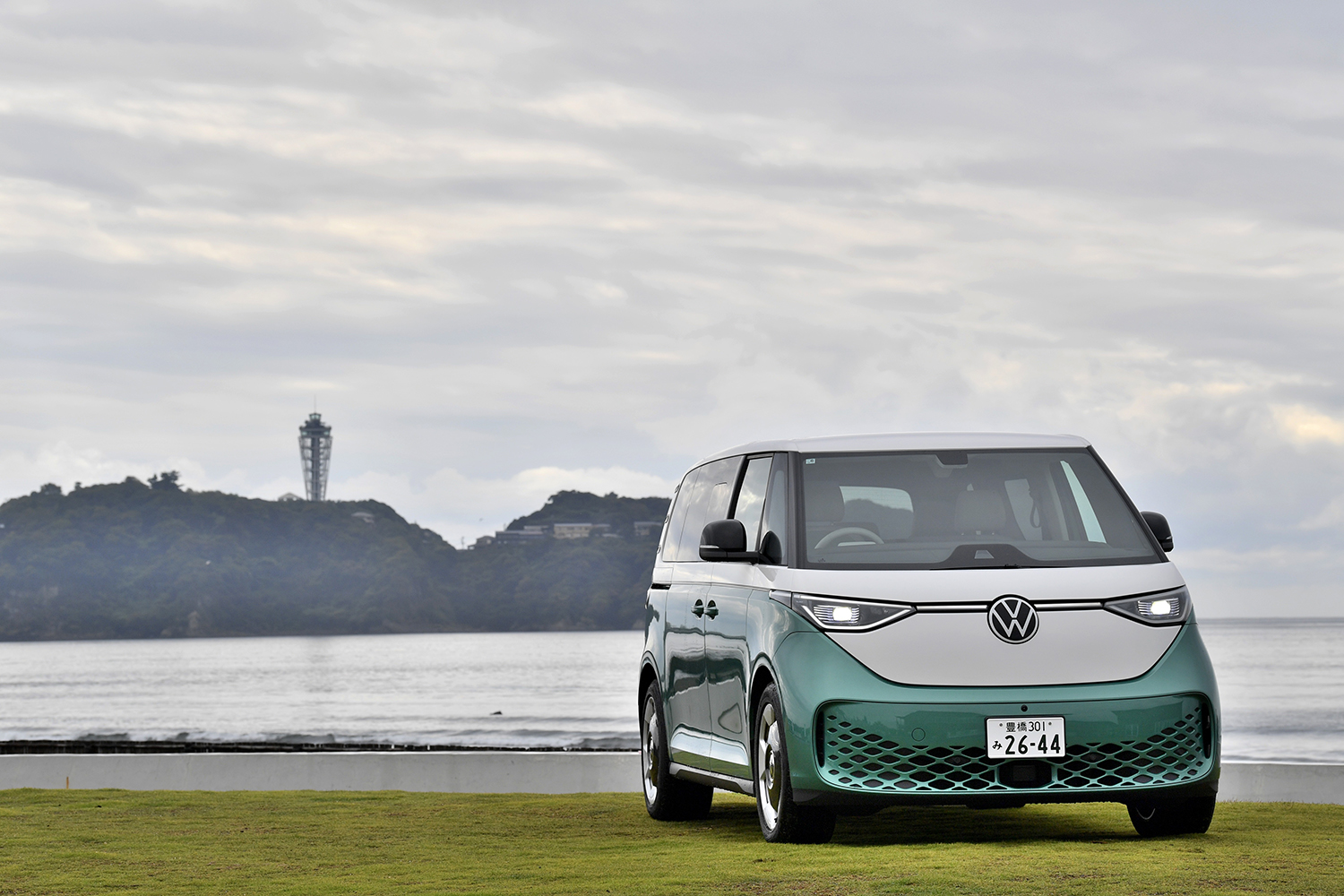 フォルクスワーゲンの1000万円ミニバン「ID.BUZZ」にはアルファードにはない心地よさがあった