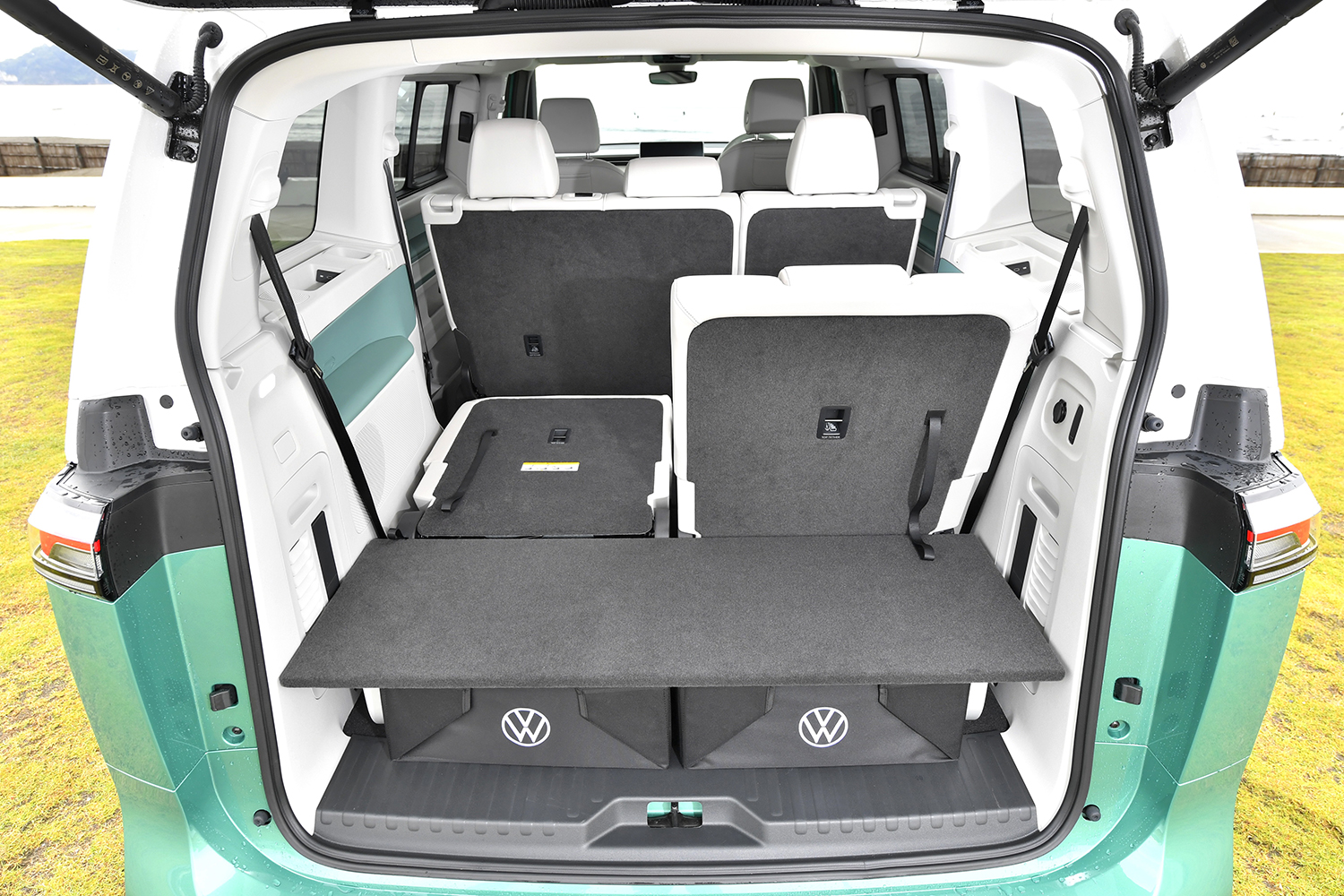 フォルクスワーゲンの1000万円ミニバン「ID.BUZZ」にはアルファードにはない心地よさがあった 〜 画像14