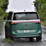 【画像】【試乗】ナリはバスでも走りはポルシェを連想させる！　ID.Buzzがあれば楽しいカーライフが送れること間違いなし!! 〜 画像39