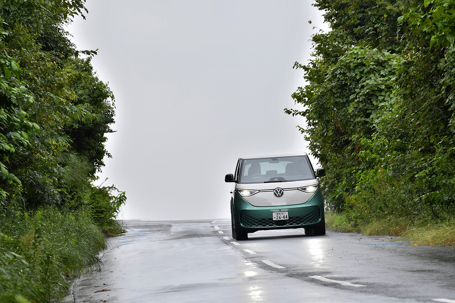 フォルクスワーゲンの1000万円ミニバン「ID.BUZZ」にはアルファードにはない心地よさがあった 〜 画像42
