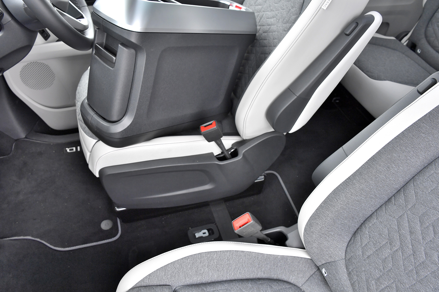 フォルクスワーゲンの1000万円ミニバン「ID.BUZZ」にはアルファードにはない心地よさがあった 〜 画像60