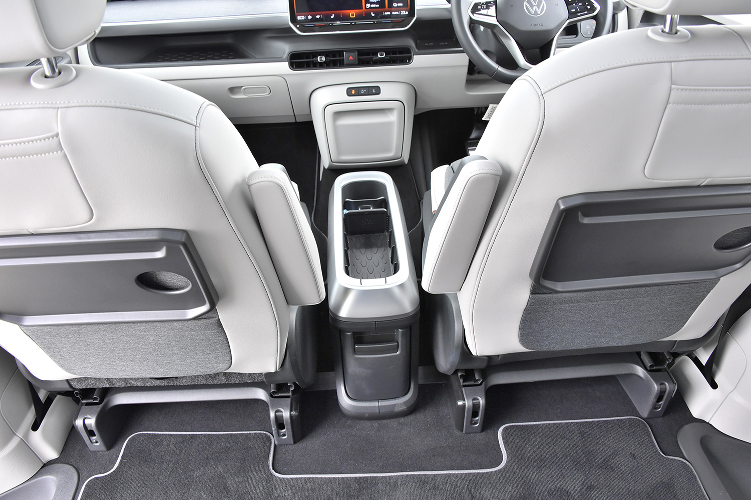 フォルクスワーゲンの1000万円ミニバン「ID.BUZZ」にはアルファードにはない心地よさがあった 〜 画像63