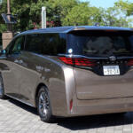 【画像】VWのID.Buzzって何と比較検討すべき？　じっくり考えてみたけどアルファードもVクラスもライバルにならない孤高の存在だった 〜 画像9