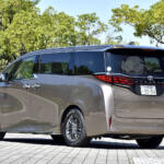 【画像】VWのID.Buzzって何と比較検討すべき？　じっくり考えてみたけどアルファードもVクラスもライバルにならない孤高の存在だった 〜 画像28