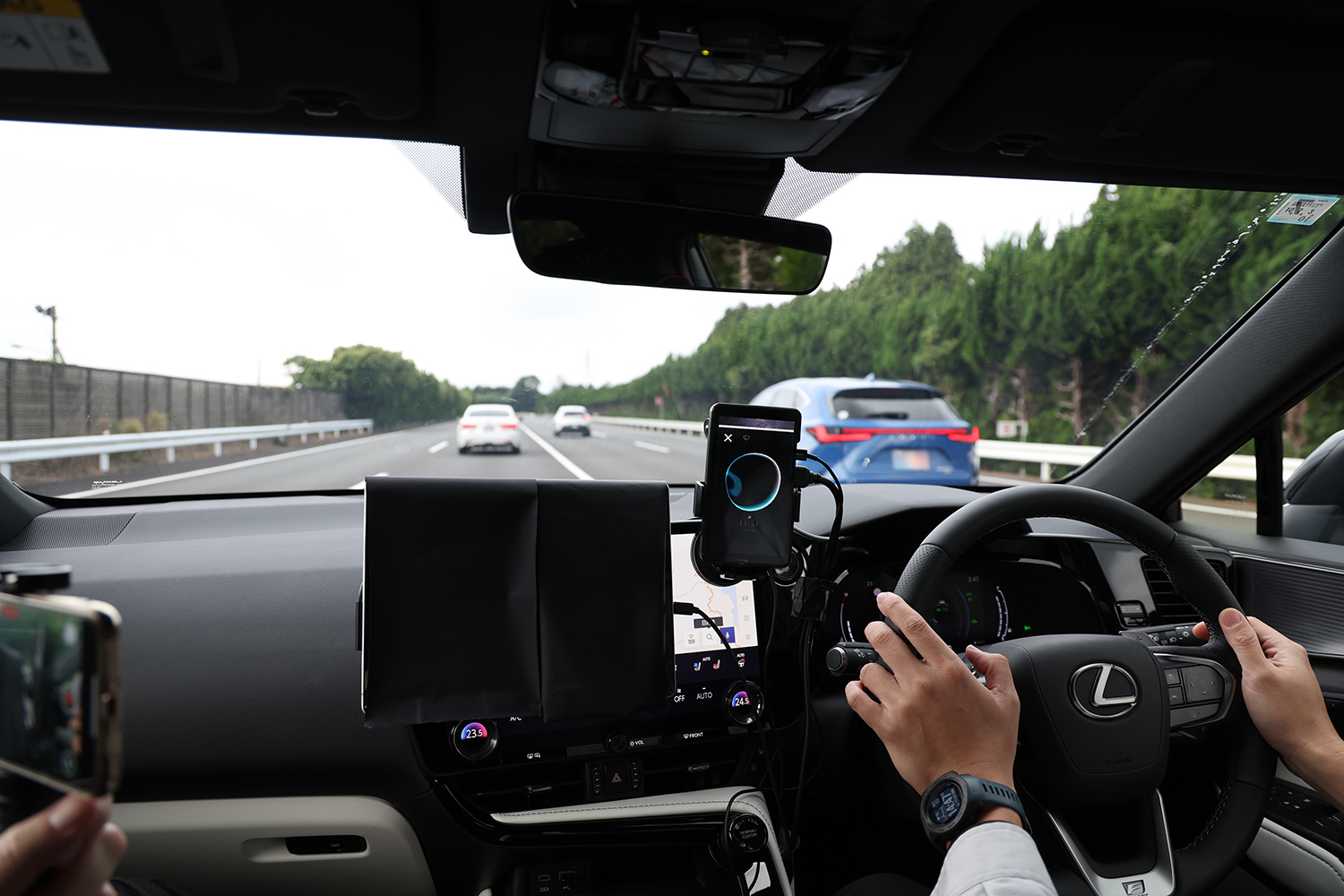 東富士研究所テストコースでのトヨタの次世代安全技術の体験