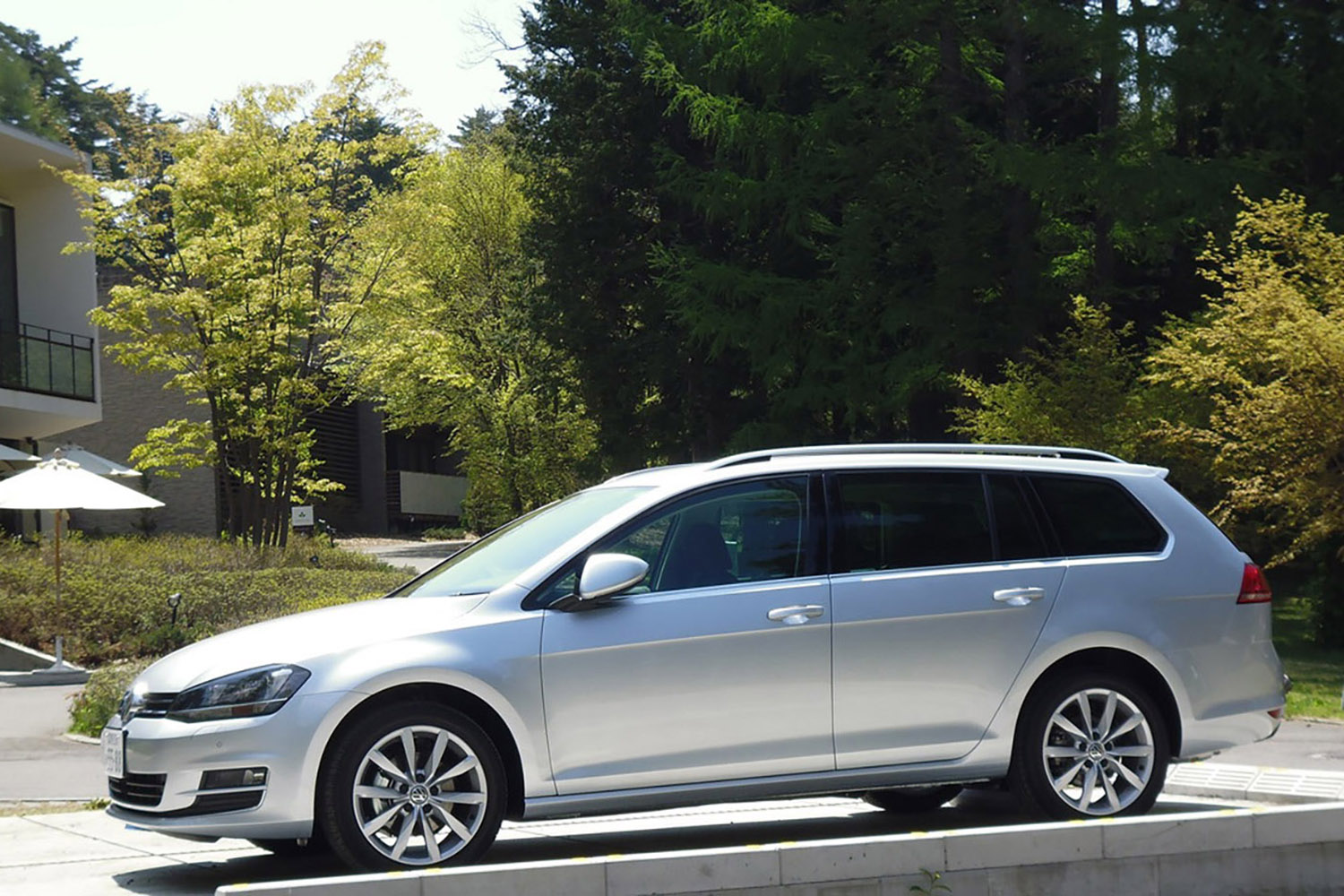 フォルクスワーゲン・ゴルフヴァリアントのサイドビュー 〜 画像1