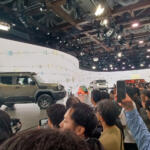 【画像】センチュリーを見るのに30分待ち！　大盛況のJMSのなかでもトヨタ系ブースは圧倒的な人気だった 〜 画像4