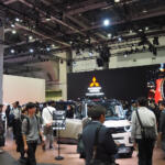 【画像】センチュリーを見るのに30分待ち！　大盛況のJMSのなかでもトヨタ系ブースは圧倒的な人気だった 〜 画像6