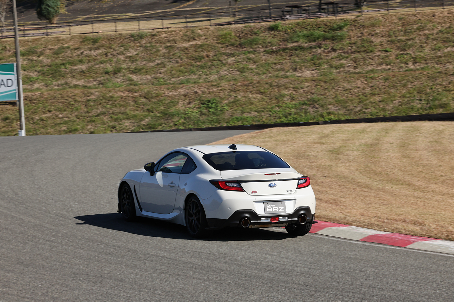 STI渾身のコンプリートカー「スバルBRZ STI Sport タイプRA」はS耐レースカーほぼそのままの感触だった 〜 画像13