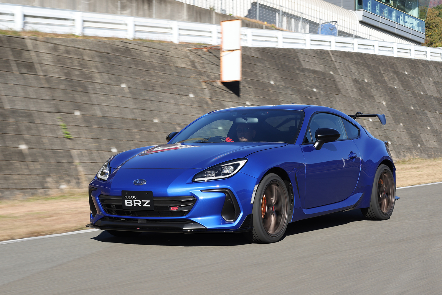 STI渾身のコンプリートカー「スバルBRZ STI Sport タイプRA」はS耐レースカーほぼそのままの感触だった 〜 画像49