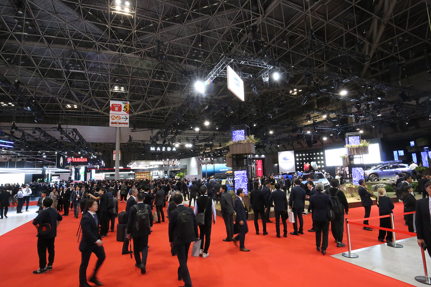 ジャパンモビリティショー2025の会場内風景