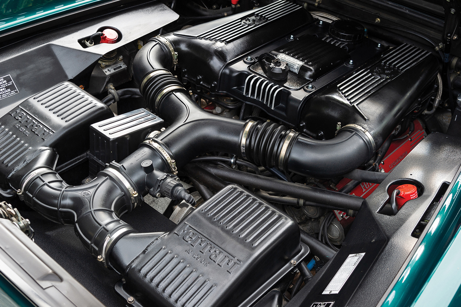 フェラーリF355のエンジン