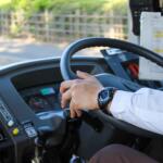 【画像】バス運転士の仕事が過酷なのは安い給料と「ペチャンコシート」！　運転席の快適性アップが運転士不足を解決する!! 〜 画像1