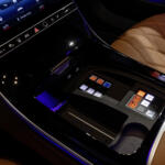 【画像】見た目はただのＳクラスだけど「手榴弾」「毒ガス」だって耐え抜く！　メルセデスの「S 680 ガード」がもはやスパイ映画のシロモノだった 〜 画像25