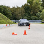 【画像】見た目はただのＳクラスだけど「手榴弾」「毒ガス」だって耐え抜く！　メルセデスの「S 680 ガード」がもはやスパイ映画のシロモノだった 〜 画像44