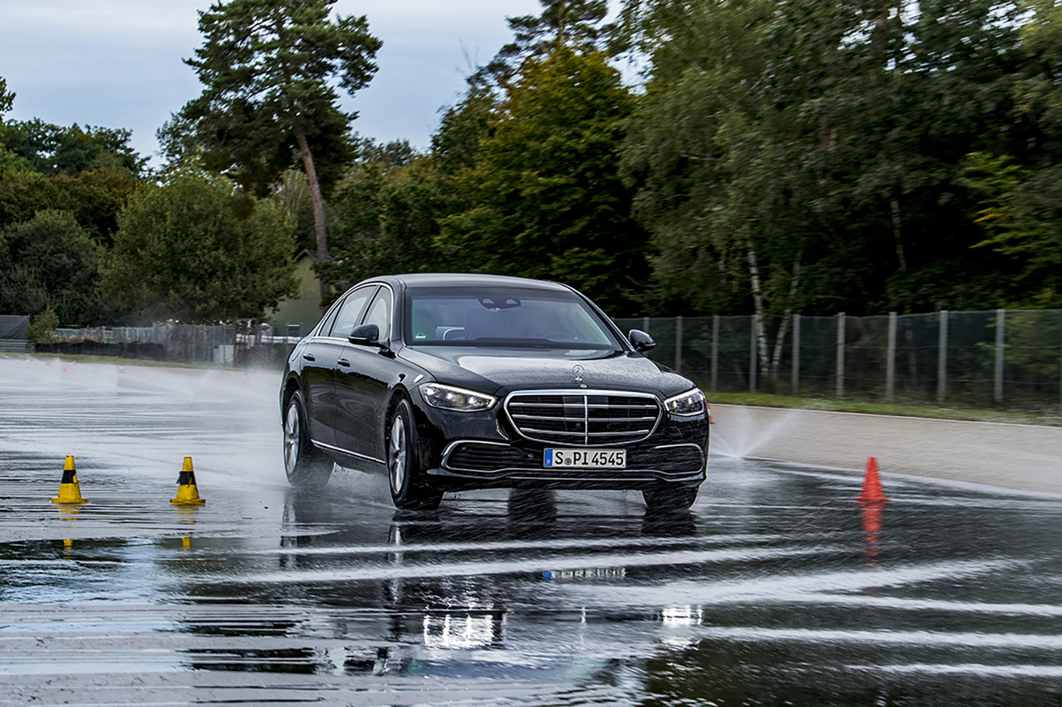 メルセデス・ベンツの防弾仕様車「S 680 ガード」の防御力がヤバすぎた 〜 画像45