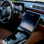 【画像】見た目はただのＳクラスだけど「手榴弾」「毒ガス」だって耐え抜く！　メルセデスの「S 680 ガード」がもはやスパイ映画のシロモノだった 〜 画像47