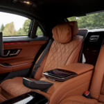 【画像】見た目はただのＳクラスだけど「手榴弾」「毒ガス」だって耐え抜く！　メルセデスの「S 680 ガード」がもはやスパイ映画のシロモノだった 〜 画像48