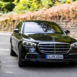 【画像】見た目はただのＳクラスだけど「手榴弾」「毒ガス」だって耐え抜く！　メルセデスの「S 680 ガード」がもはやスパイ映画のシロモノだった 〜 画像64
