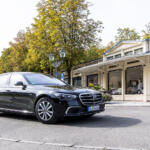 【画像】見た目はただのＳクラスだけど「手榴弾」「毒ガス」だって耐え抜く！　メルセデスの「S 680 ガード」がもはやスパイ映画のシロモノだった 〜 画像66