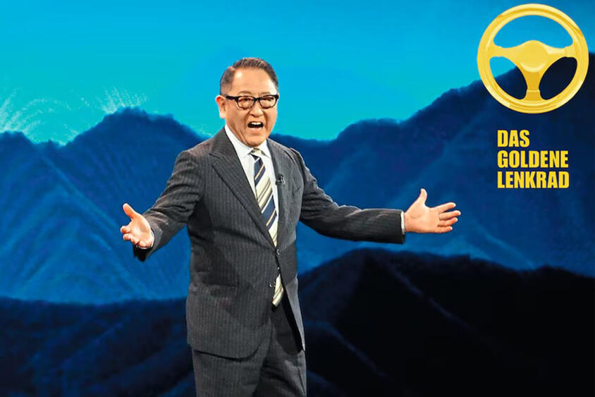 日本人初の快挙！　モリゾウこと豊田章男会長が「黄金のステアリング」を手にした