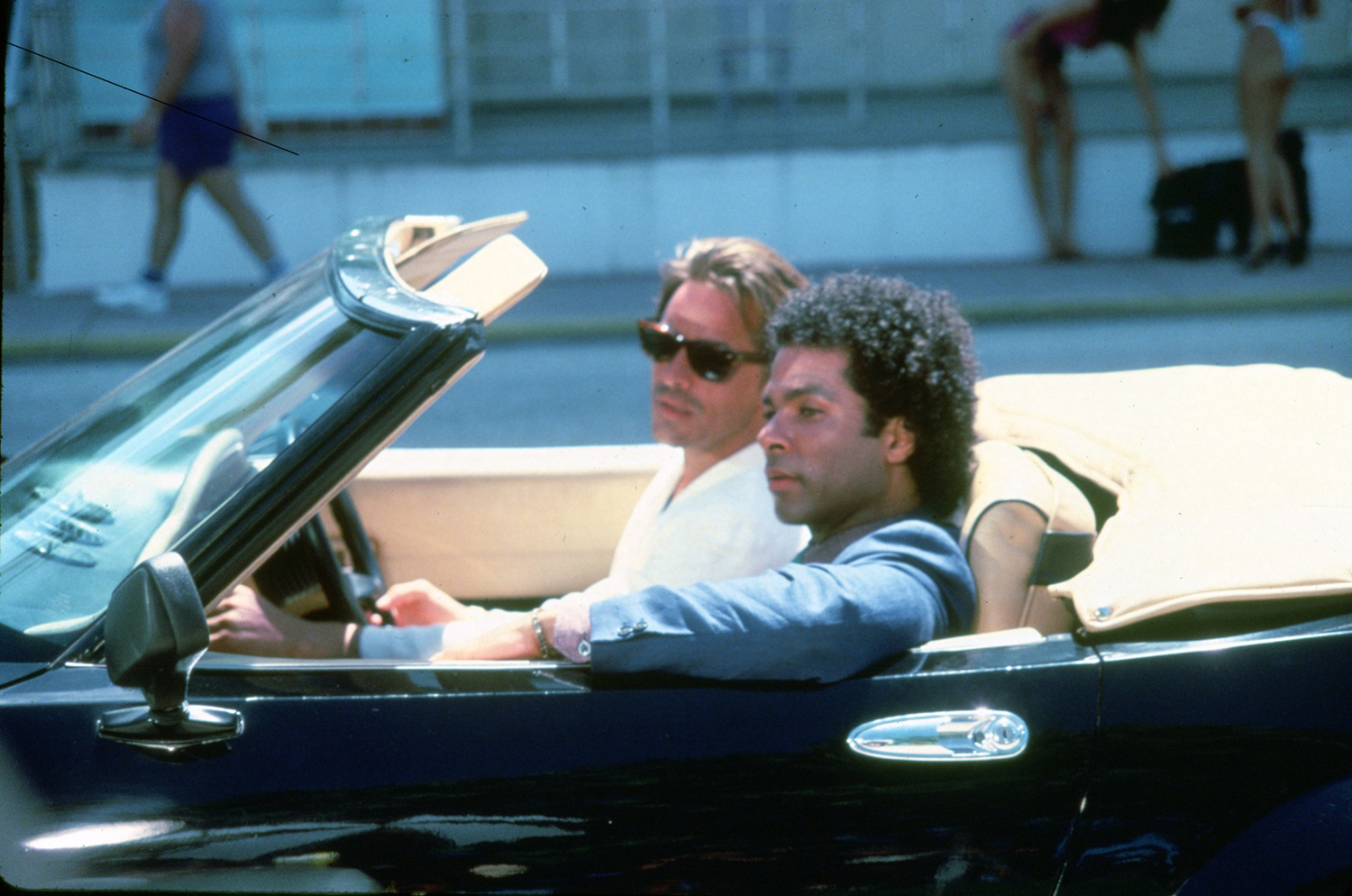 ドラマ「マイアミ・バイス」のワンシーン© 1984 Universal City Studios, Inc. All Rights Reserved.
