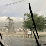 【画像】クルマで走行中に遭遇するとガチで怖いし危険だぞ！　ゲリラ豪雨の対策ってどうするのが正解？ 〜 画像9