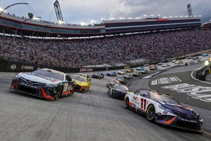 アメリカで超絶人気を誇る箱車レースのマシンが富士に上陸!!　でも日本人に馴染みのない「NASCAR」ってどんなレース？