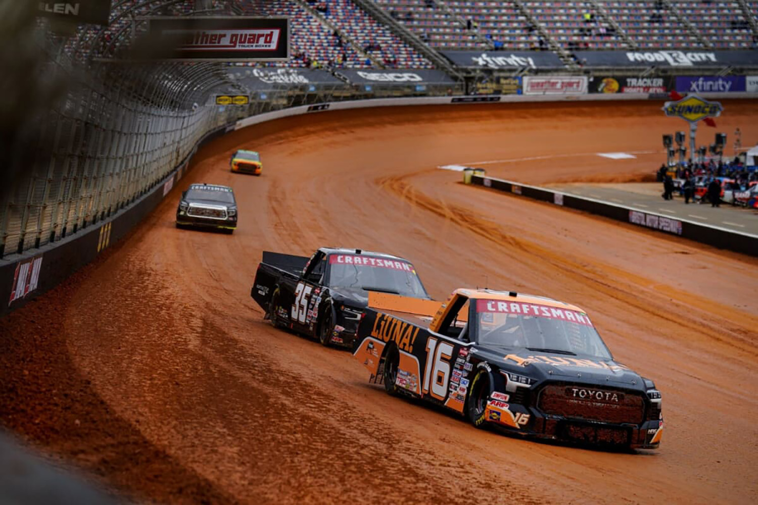 30台超のレースカーによる超至近距離バトルに全米が熱狂する「NASCAR」ってなんだ 〜 画像9