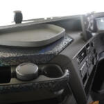 【画像】外装がデニムって想像以上にアリだぞ！　ボルボと岡山デニムのコラボトラックがめちゃくちゃイケてる 〜 画像9