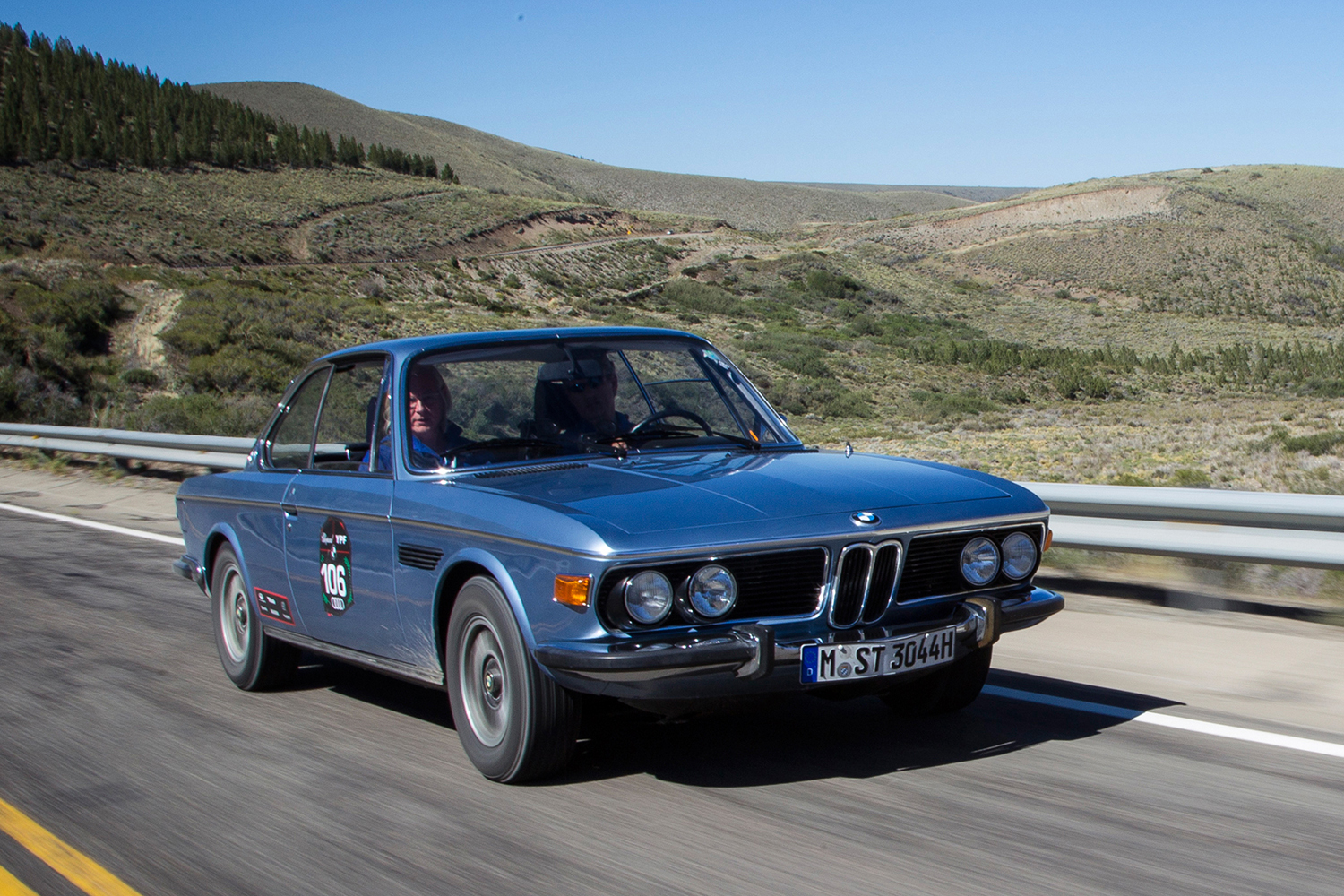 BMW 3.0CSの走行シーン 〜 画像8