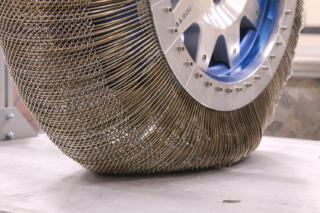 NASAが開発を進める「ニチノールタイヤ」ってなに?