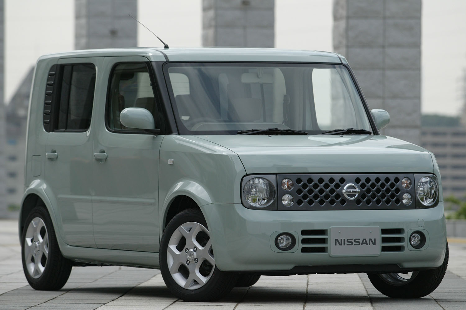 日産キューブのフロントスタイリング