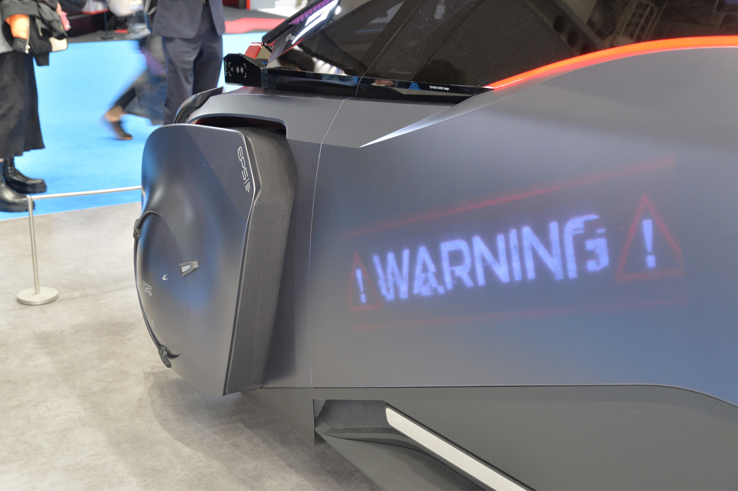 女性でも持ち運べそうな豊田合成の軽量H2カートリッジなら＋10kmの安心が手に入る 〜 画像10