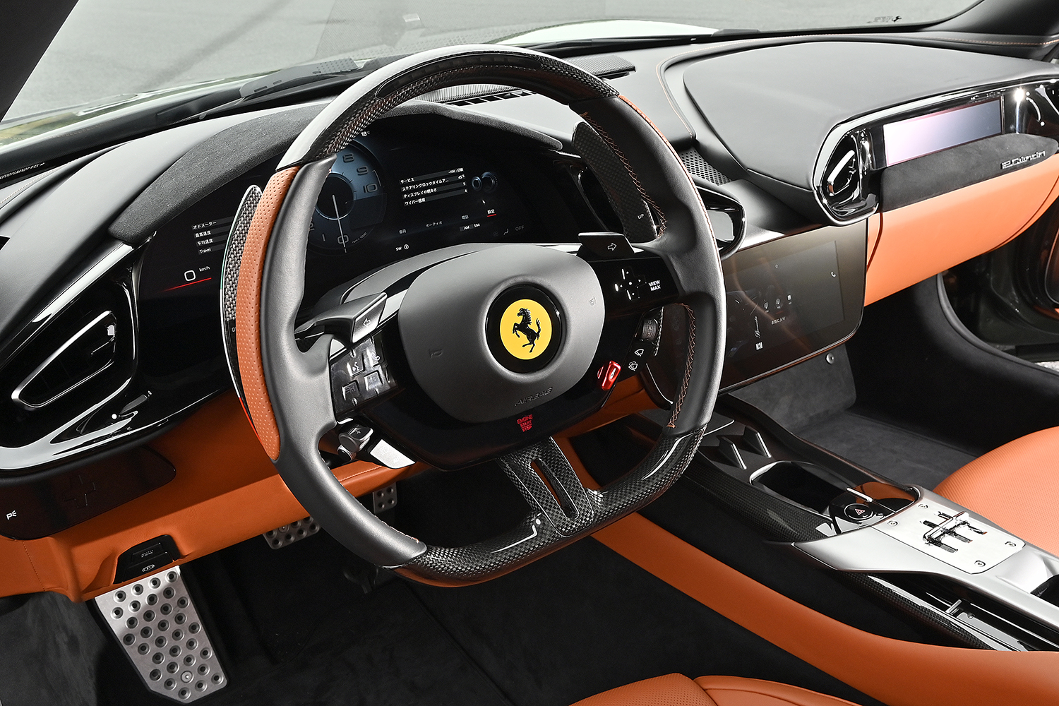 フェラーリ・ドーディチ・チリンドリのインパネ