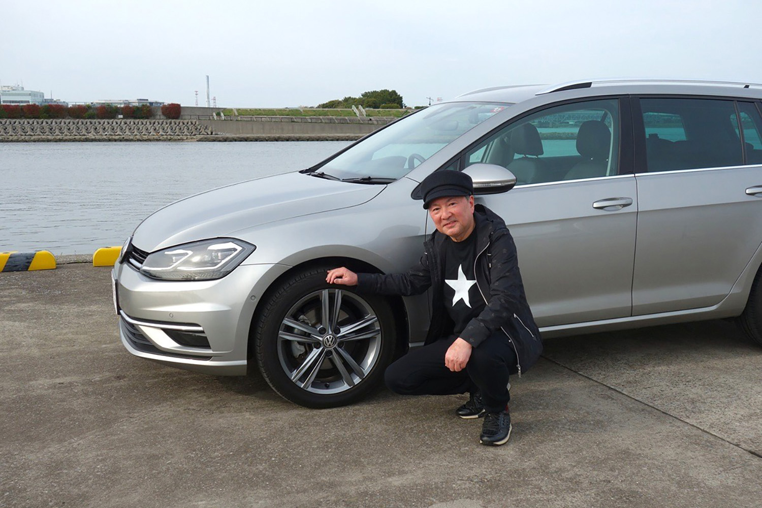 フォルクスワーゲン・ゴルフヴァリアントと青山尚暉さん