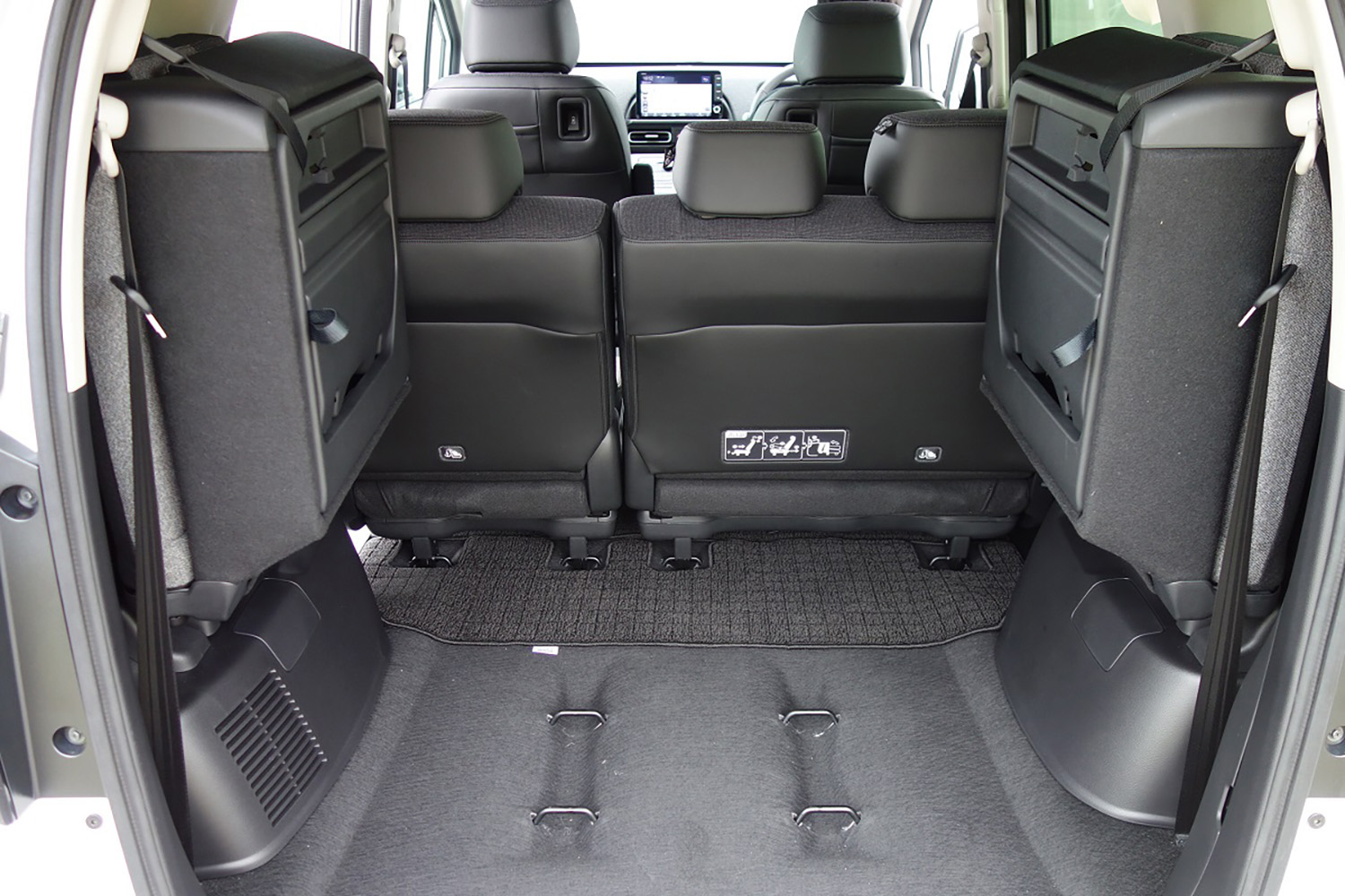 ワゴン並みにラゲッジが使えるクルマはまだまだあった 〜 画像8