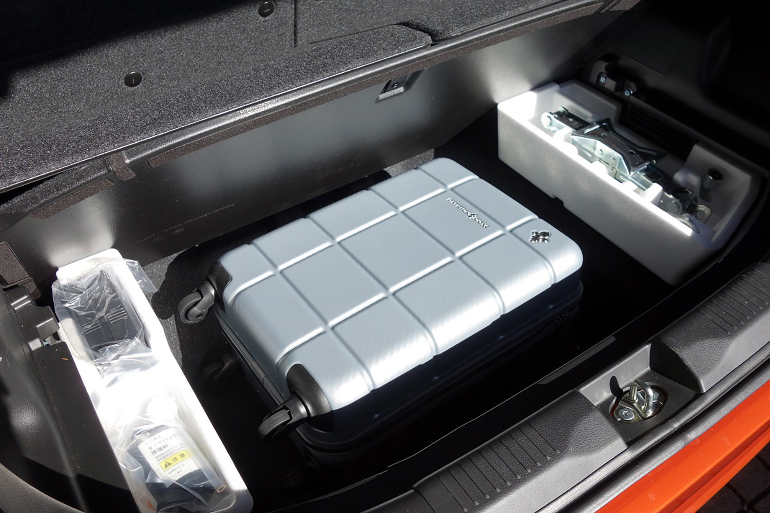 スズキ・ソリオのラゲッジルーム 〜 画像17