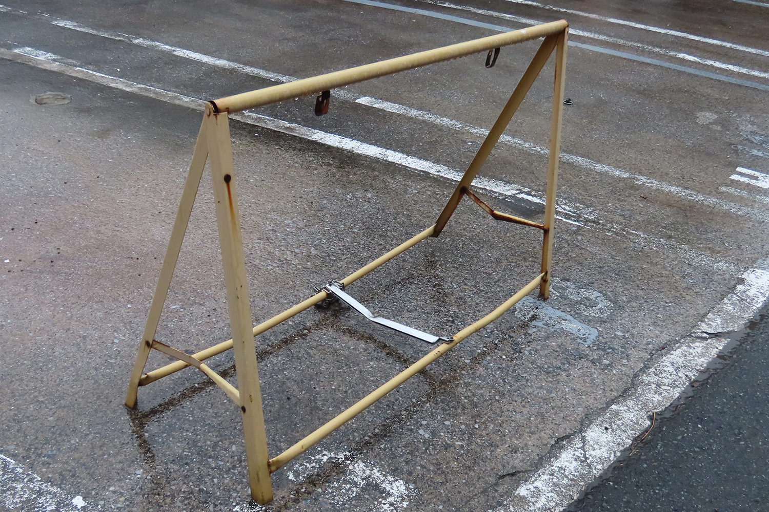 工事現場などで使用される単管バリケード