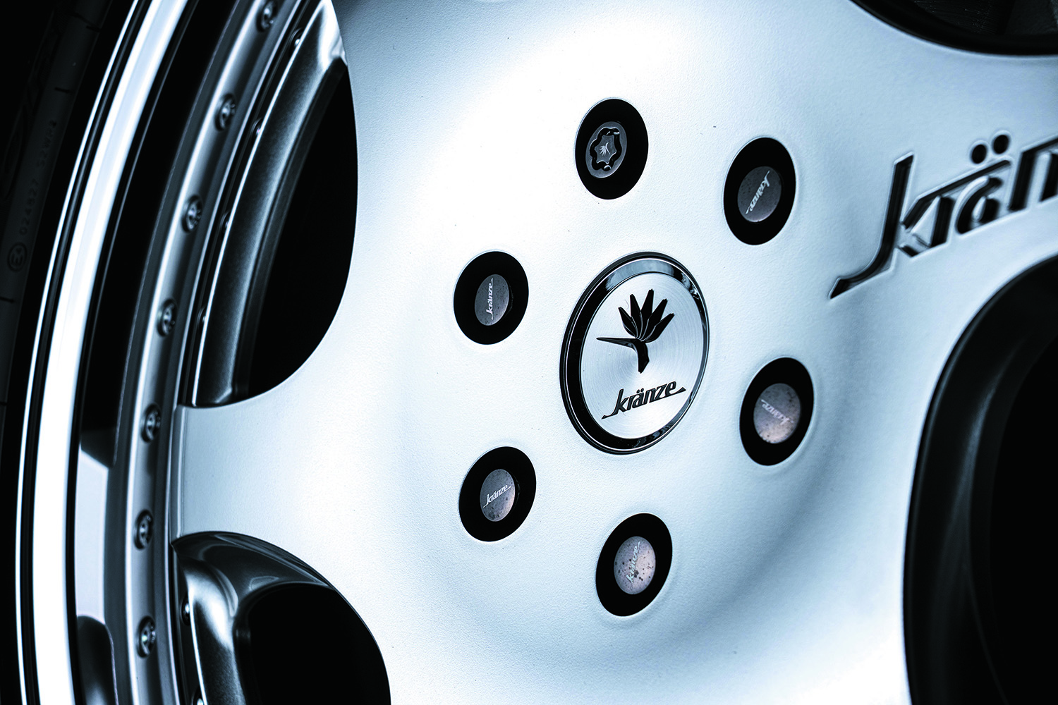 6穴仕様となったBAZREIA ID