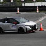 【画像】2025年の最速自動車部の座を勝ち取ったのは駒澤大学！　「2025フォーミュラジムカーナ」Rd.４全国大会で学生たちが熱戦を繰り広げた 〜 画像14