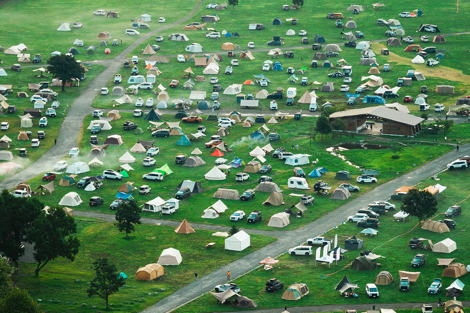 個性豊かな三菱車が大集合した「スターキャンプ2025 in 朝霧高原」でオーナーと愛車たちの絆を感じた