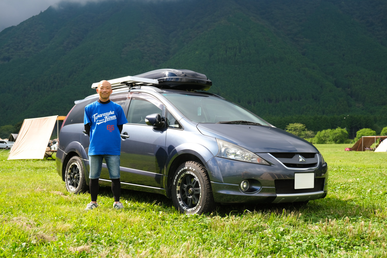 「三菱 グランディス スポーツギア」とオーナーの吉岡 学さん