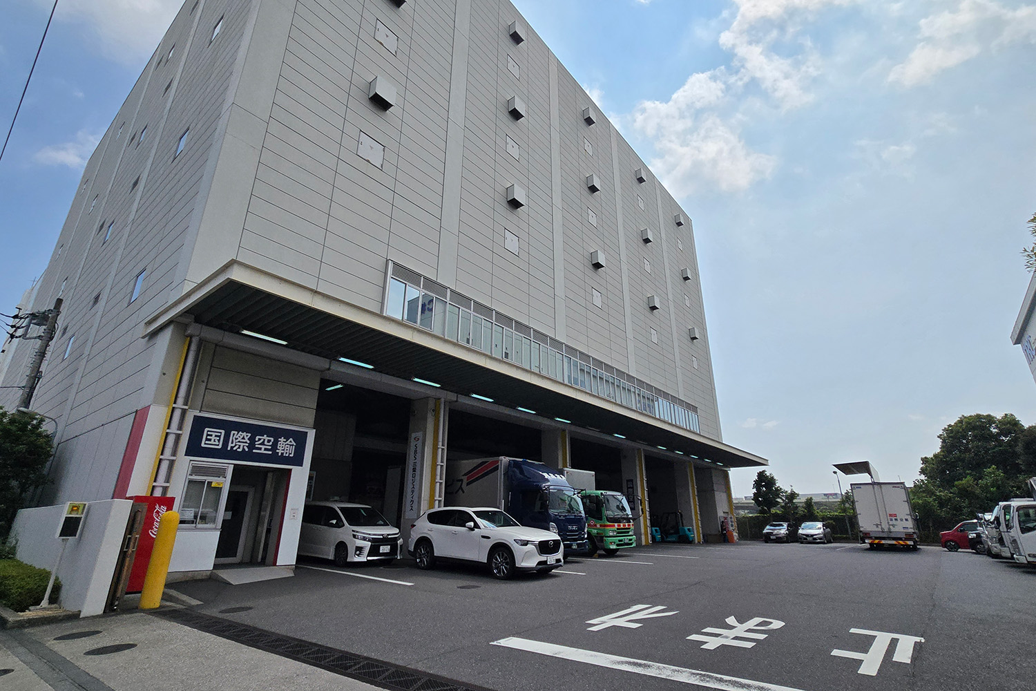 非日常的な風景が広がる埠頭や人工島はドライブにもってこいだった 〜 画像35