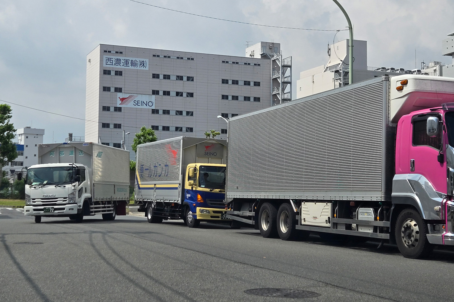 非日常的な風景が広がる埠頭や人工島はドライブにもってこいだった 〜 画像37