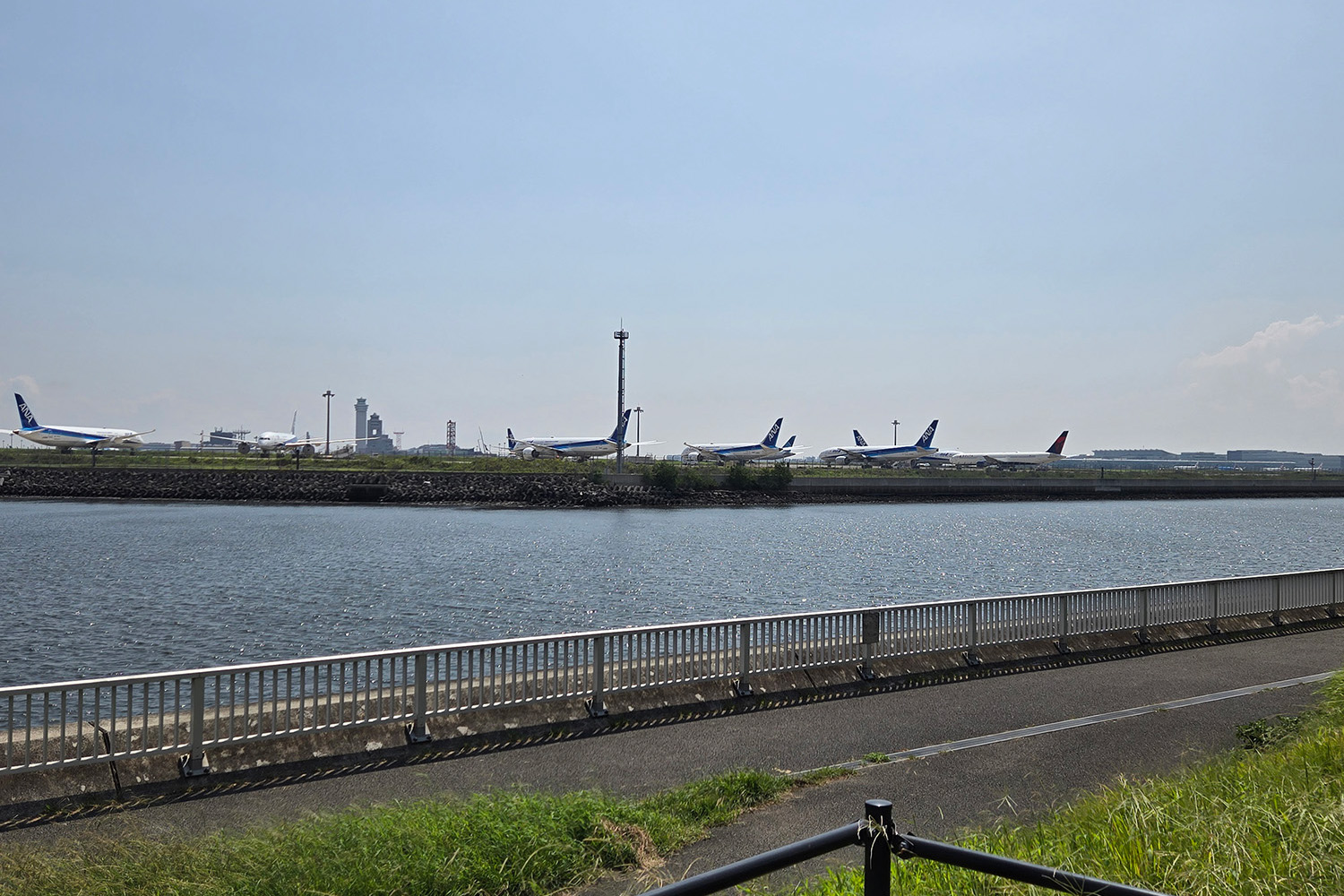 非日常的な風景が広がる埠頭や人工島はドライブにもってこいだった 〜 画像4