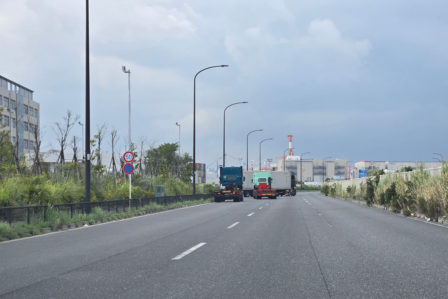 非日常的な風景が広がる埠頭や人工島はドライブにもってこいだった 〜 画像41
