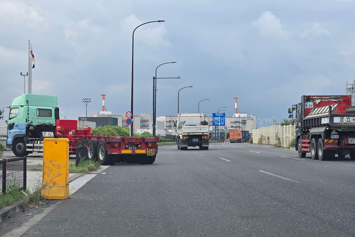 非日常的な風景が広がる埠頭や人工島はドライブにもってこいだった 〜 画像42