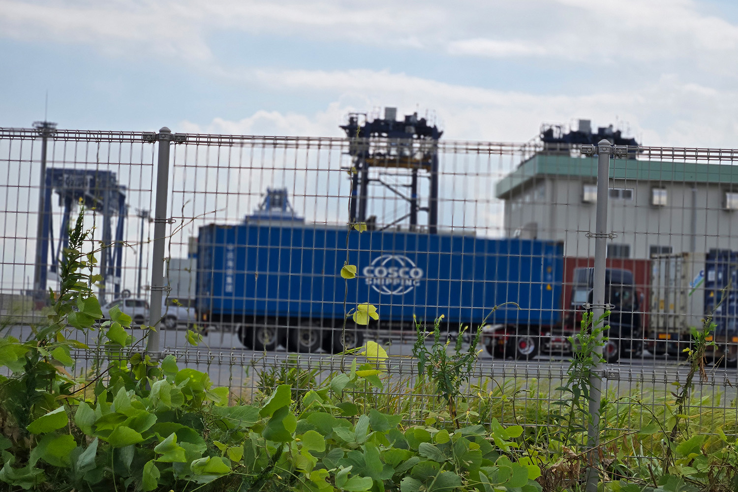 非日常的な風景が広がる埠頭や人工島はドライブにもってこいだった 〜 画像43