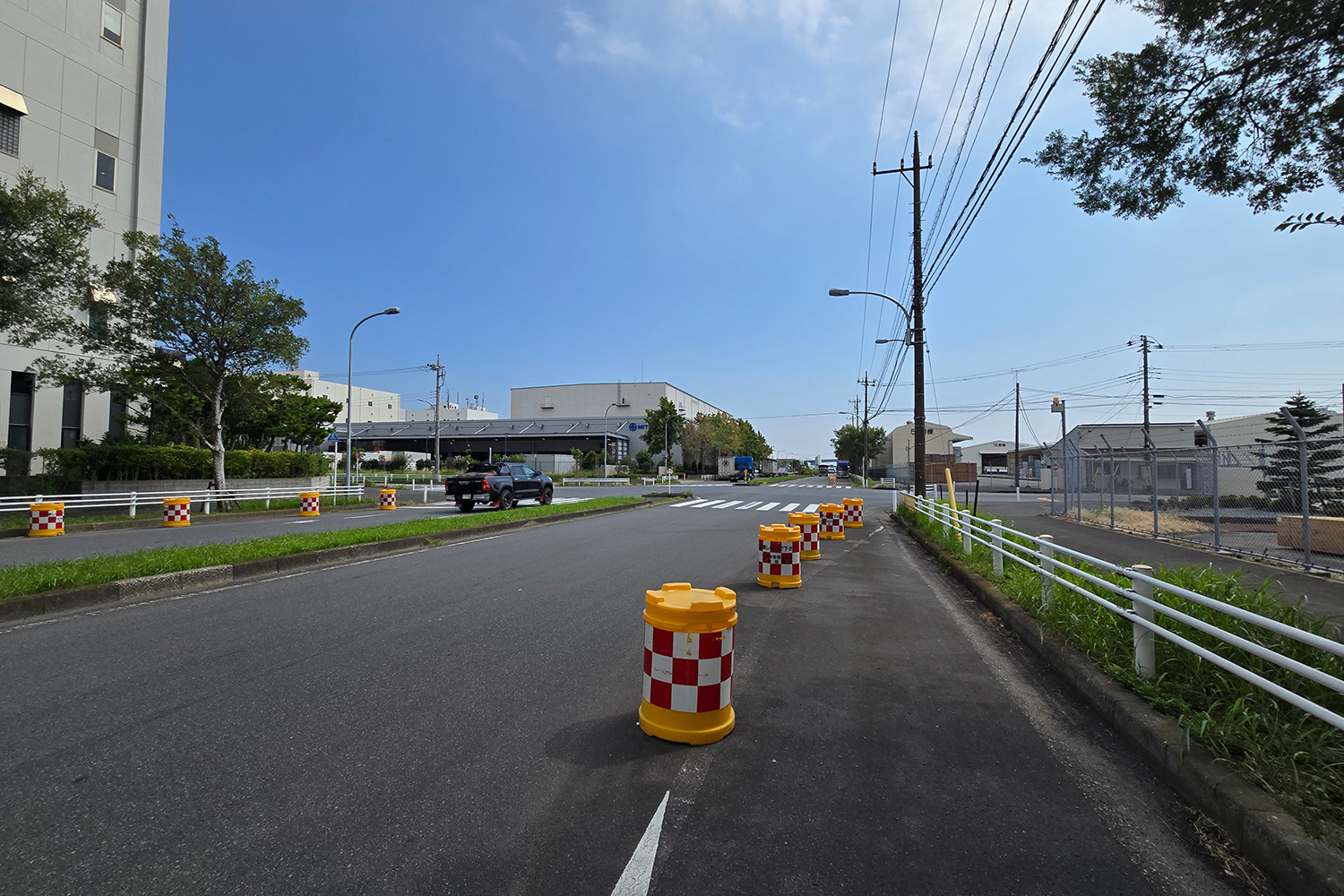 非日常的な風景が広がる埠頭や人工島はドライブにもってこいだった 〜 画像17